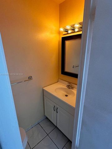 5950 NW 25th Pl 233, Sunrise, FL 33313