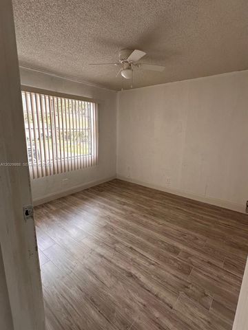 5950 NW 25th Pl 233, Sunrise, FL 33313