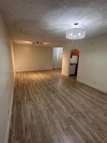 5950 NW 25th Pl 233, Sunrise, FL 33313