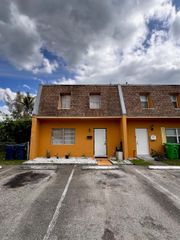 5950 NW 25th Pl 233, Sunrise, FL 33313