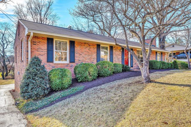 5216 Medmont CIR, Roanoke, VA 24018