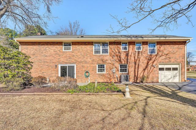 5216 Medmont CIR, Roanoke, VA 24018