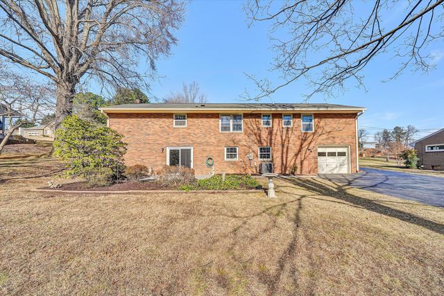 5216 Medmont CIR, Roanoke, VA 24018