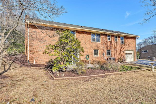 5216 Medmont CIR, Roanoke, VA 24018