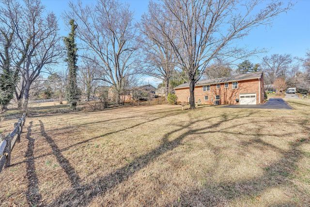 5216 Medmont CIR, Roanoke, VA 24018