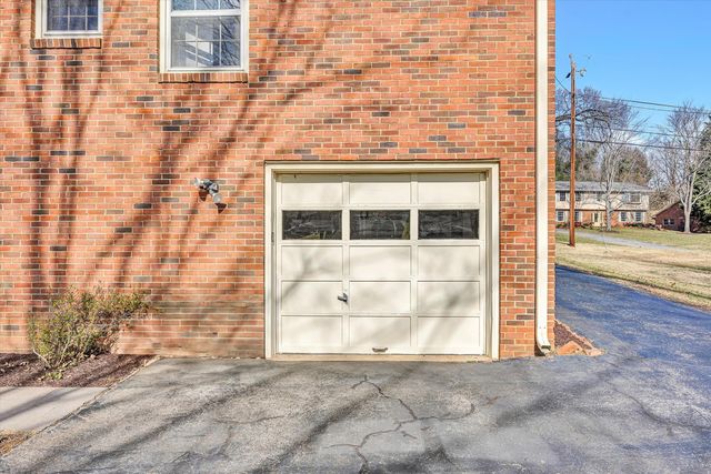 5216 Medmont CIR, Roanoke, VA 24018