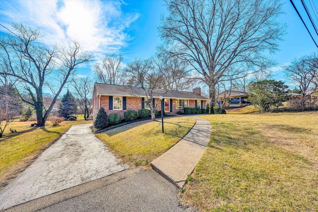 5216 Medmont CIR, Roanoke, VA 24018