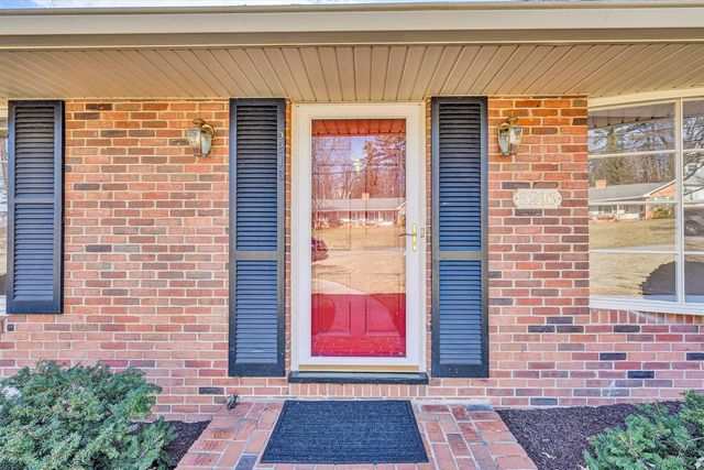 5216 Medmont CIR, Roanoke, VA 24018