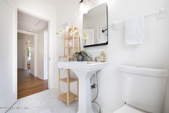 1374 AZALEA Drive, Jacksonville, FL 32205