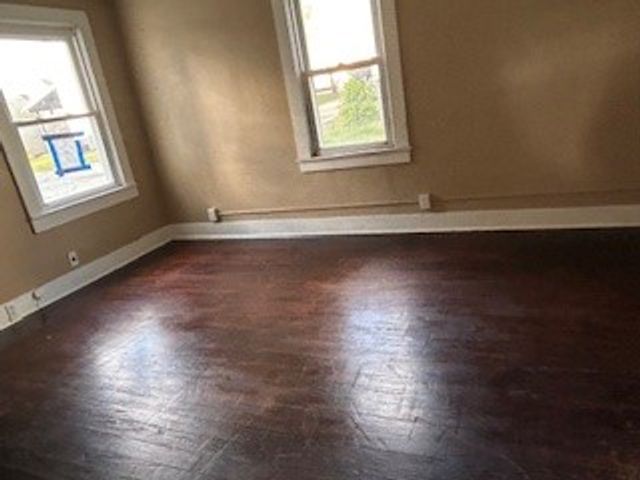 2 Arlington Ave, Masontown, PA 15461