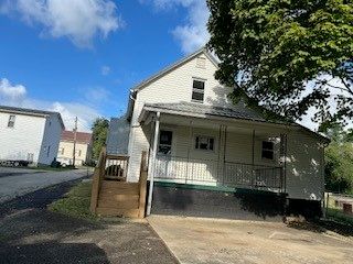 2 Arlington Ave, Masontown, PA 15461