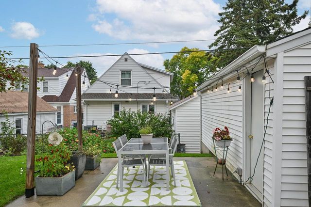 2610 N 75th STREET, Wauwatosa, WI 53213