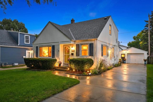 2610 N 75th STREET, Wauwatosa, WI 53213