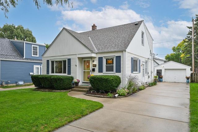 2610 N 75th STREET, Wauwatosa, WI 53213