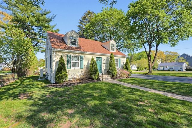 35 Interval Ave, Attleboro, MA 02703