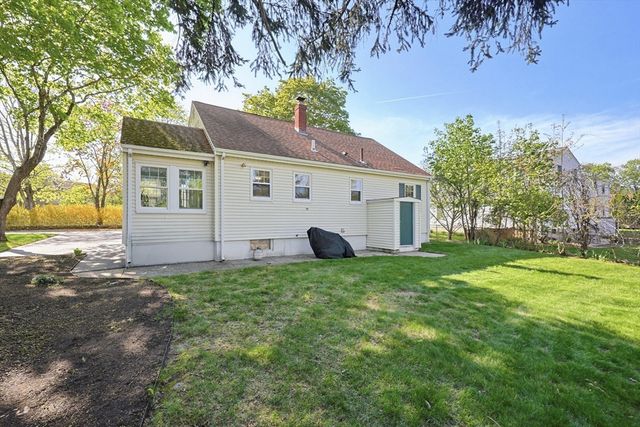 35 Interval Ave, Attleboro, MA 02703