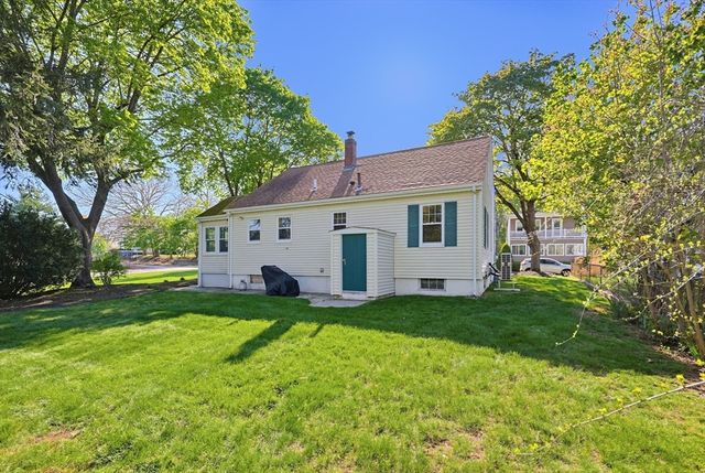 35 Interval Ave, Attleboro, MA 02703