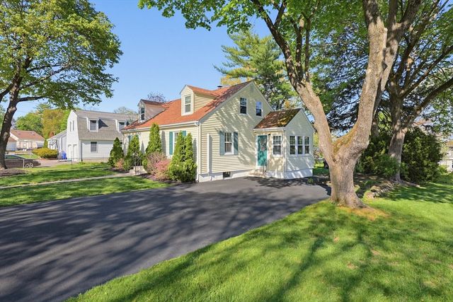 35 Interval Ave, Attleboro, MA 02703