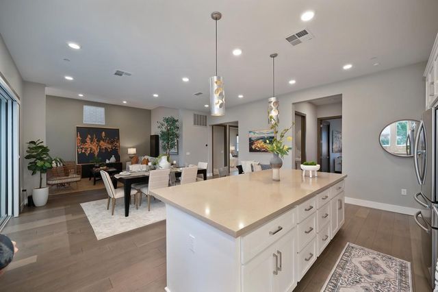 3335 Mckinley Village Way, Sacramento, CA 95816