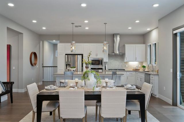 3335 Mckinley Village Way, Sacramento, CA 95816