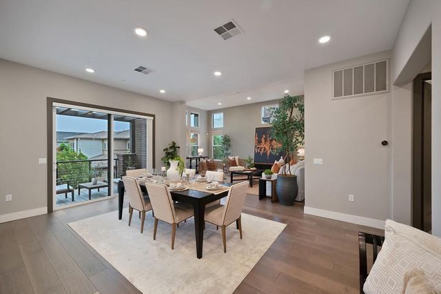 3335 Mckinley Village Way, Sacramento, CA 95816