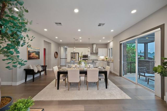 3335 Mckinley Village Way, Sacramento, CA 95816