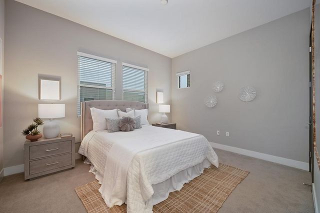 3335 Mckinley Village Way, Sacramento, CA 95816