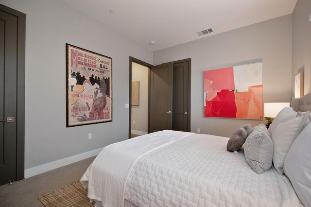 3335 Mckinley Village Way, Sacramento, CA 95816