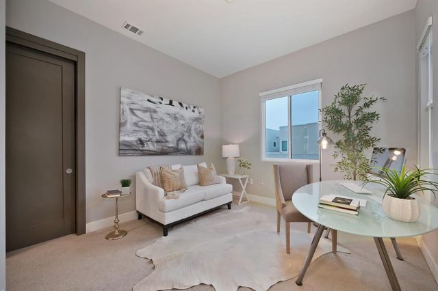 3335 Mckinley Village Way, Sacramento, CA 95816