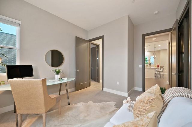 3335 Mckinley Village Way, Sacramento, CA 95816