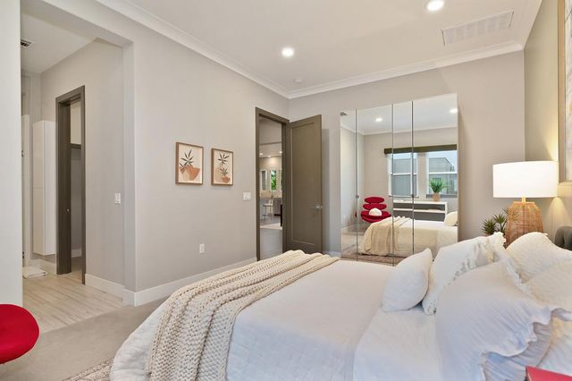 3335 Mckinley Village Way, Sacramento, CA 95816