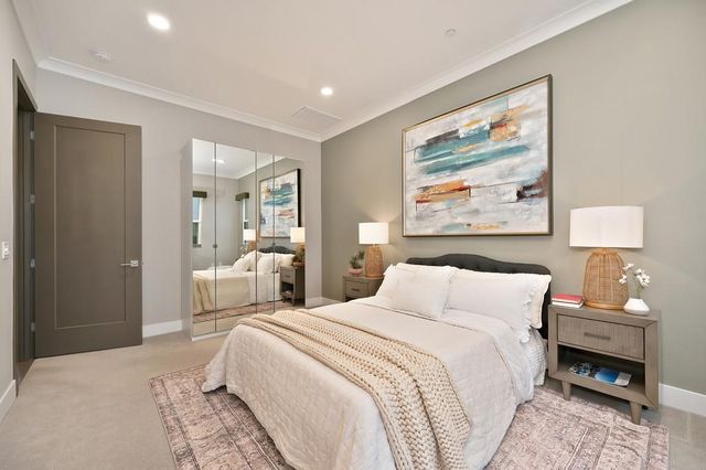 3335 Mckinley Village Way, Sacramento, CA 95816