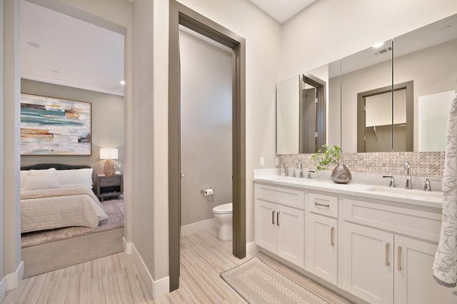 3335 Mckinley Village Way, Sacramento, CA 95816