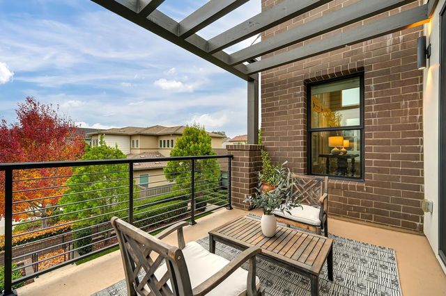 3335 Mckinley Village Way, Sacramento, CA 95816