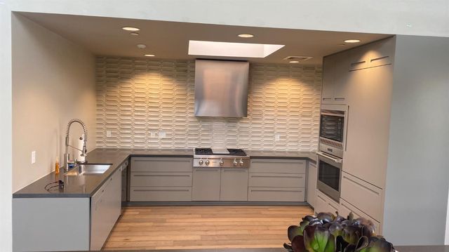 3335 Mckinley Village Way, Sacramento, CA 95816