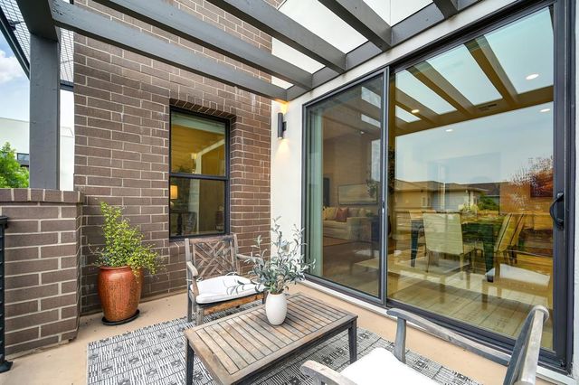 3335 Mckinley Village Way, Sacramento, CA 95816