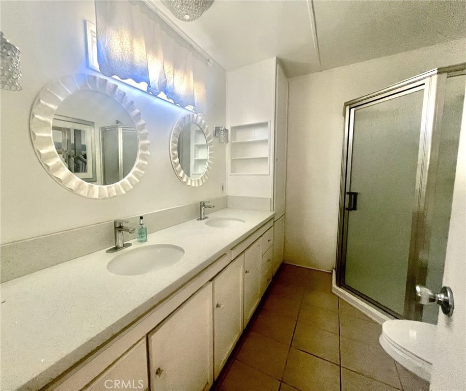 Image 14 of property listing at 246 S Bayside Way, Newport Beach, CA 82660