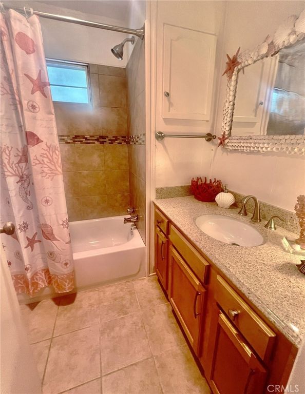 Image 16 of property listing at 246 S Bayside Way, Newport Beach, CA 82660