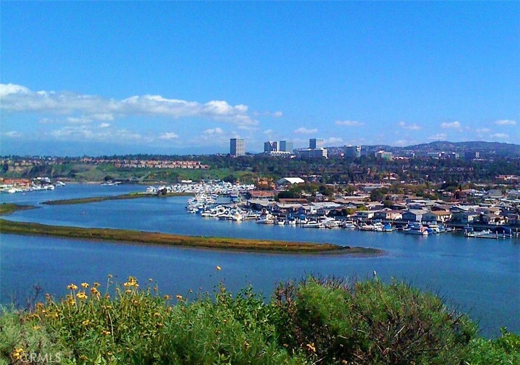 Image 2 of property listing at 246 S Bayside Way, Newport Beach, CA 82660