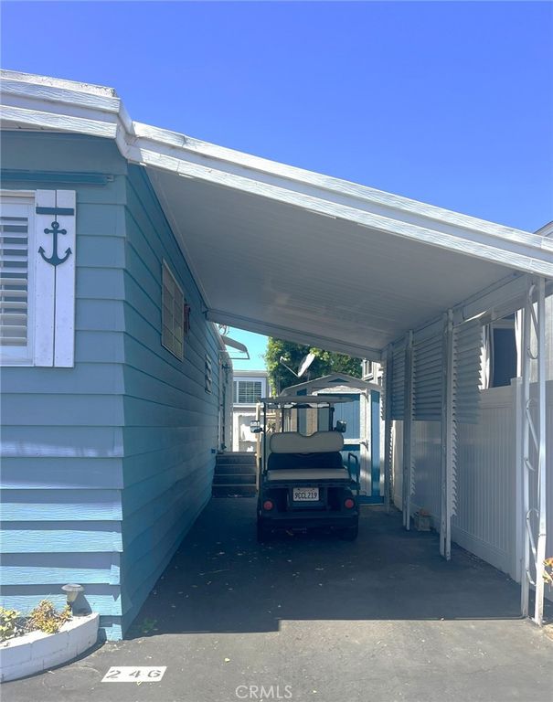Image 23 of property listing at 246 S Bayside Way, Newport Beach, CA 82660