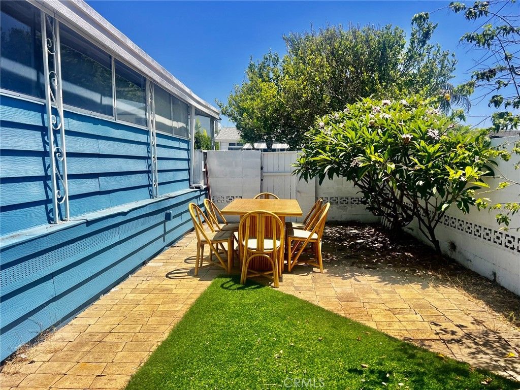 Image 4 of property listing at 246 S Bayside Way, Newport Beach, CA 82660