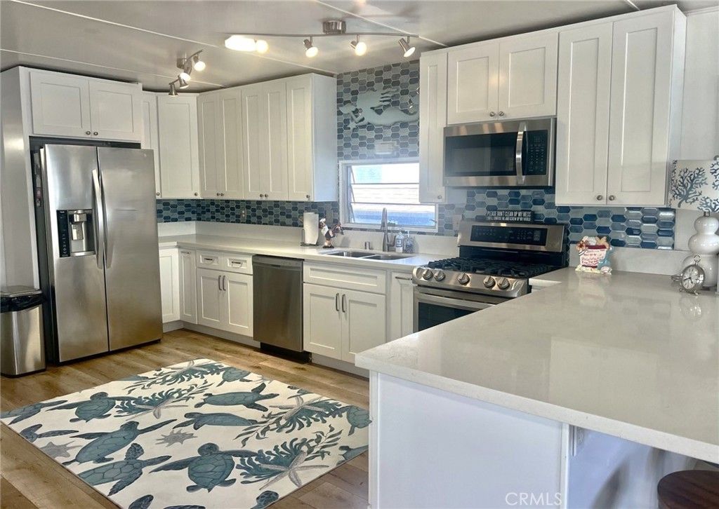 Image 6 of property listing at 246 S Bayside Way, Newport Beach, CA 82660