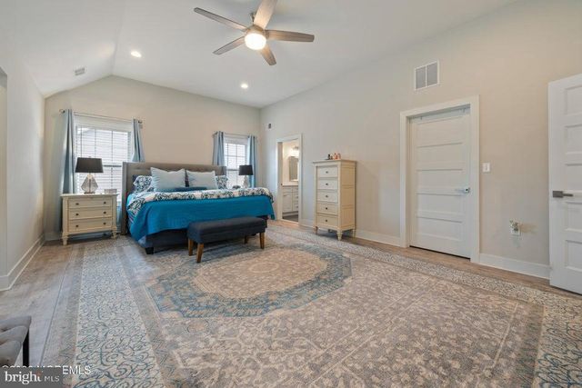 4 HARPOON DR, Barnegat, NJ 08005