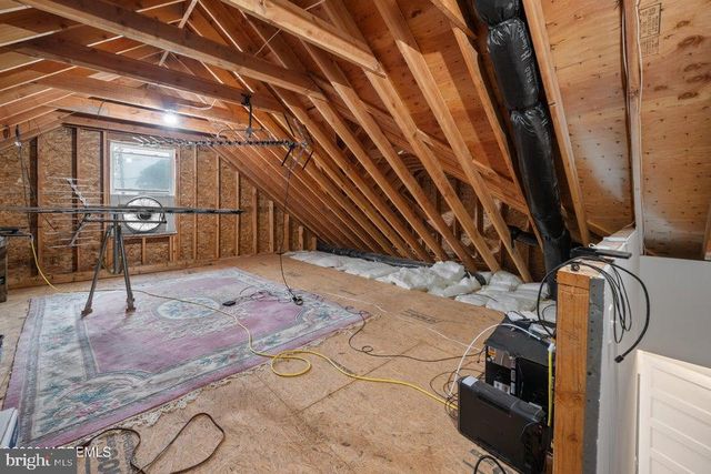 4 HARPOON DR, Barnegat, NJ 08005