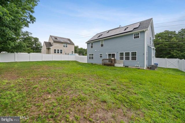 4 HARPOON DR, Barnegat, NJ 08005