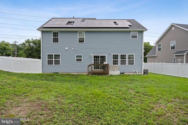 4 HARPOON DR, Barnegat, NJ 08005
