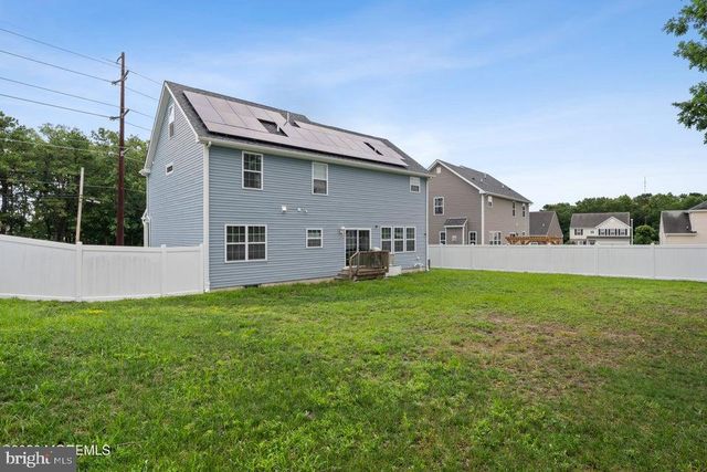 4 HARPOON DR, Barnegat, NJ 08005