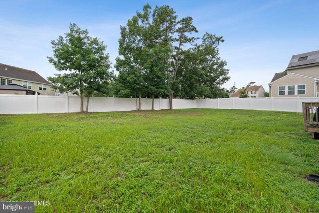 4 HARPOON DR, Barnegat, NJ 08005