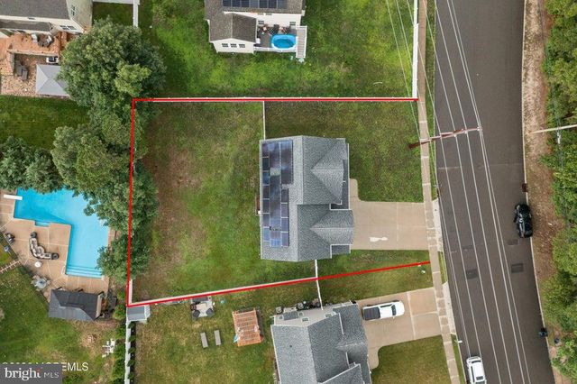 4 HARPOON DR, Barnegat, NJ 08005