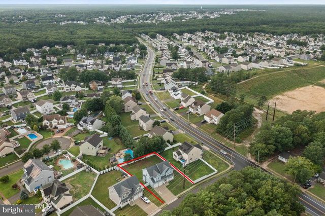 4 HARPOON DR, Barnegat, NJ 08005